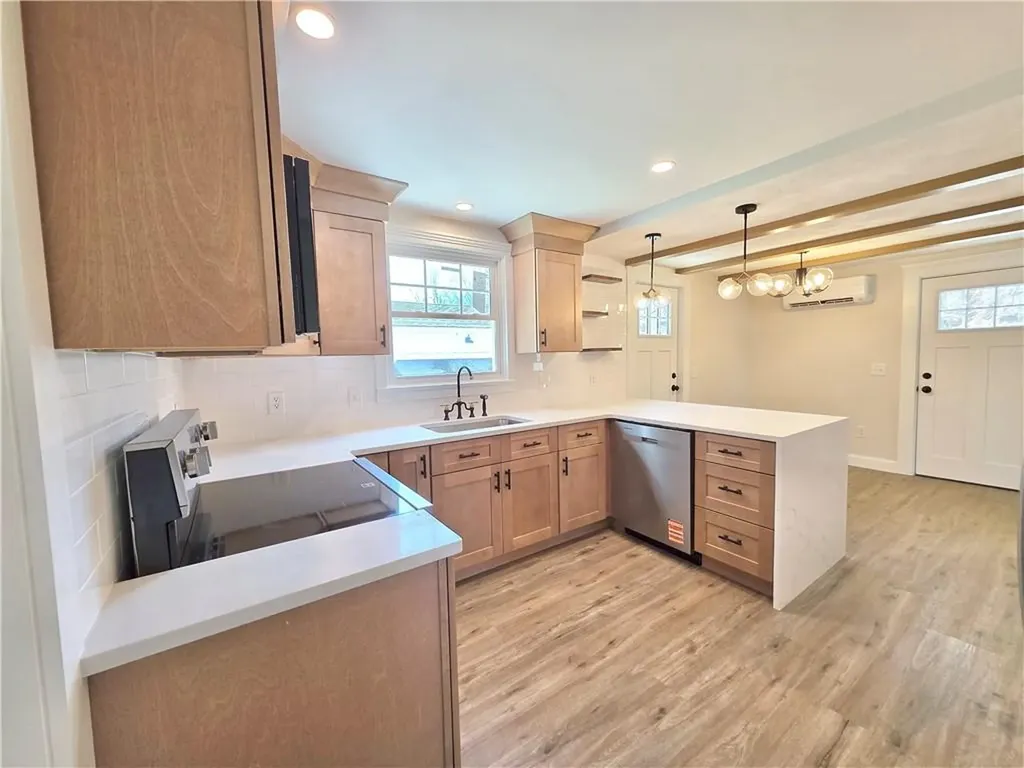 8 Wolf Hill Road Smithfield RI 02917