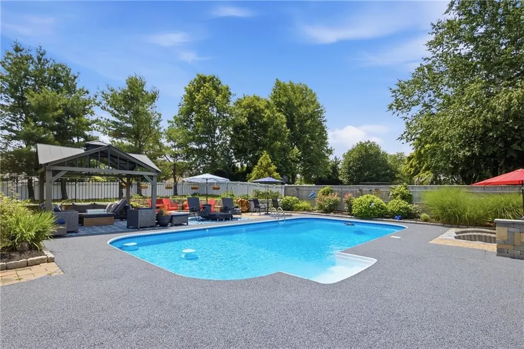 83 Fairhaven Road Cumberland RI 02864
