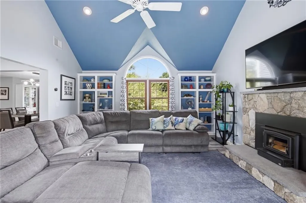 83 Fairhaven Road Cumberland RI 02864