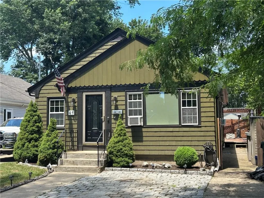 47 Naples Avenue Providence RI 02908