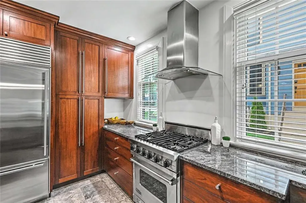 402 Angell Street Providence RI 02906
