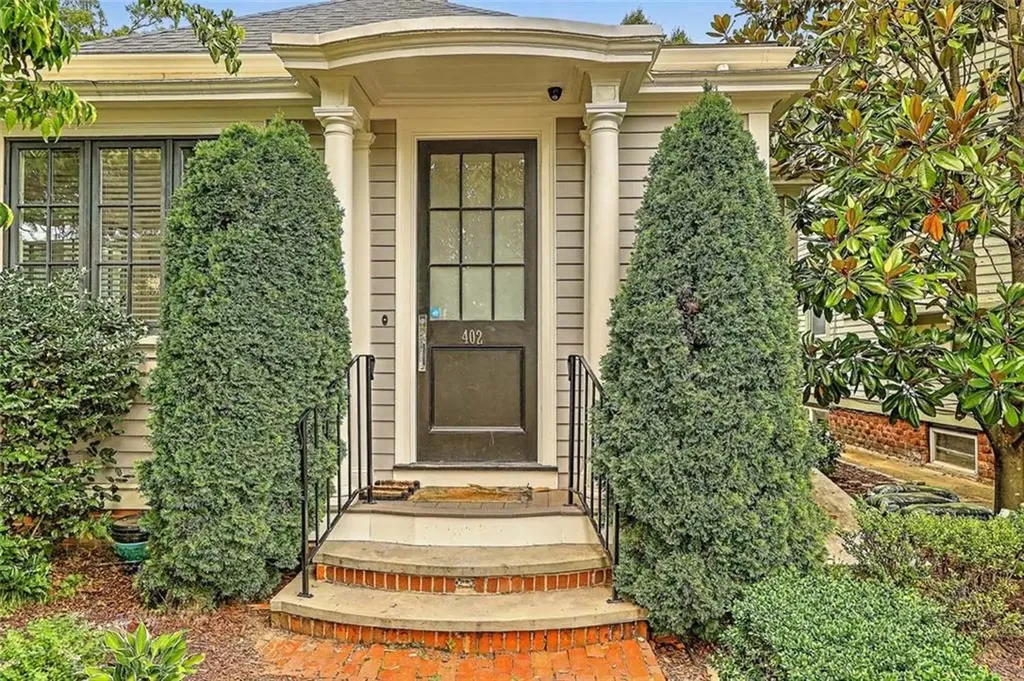 402 Angell Street Providence RI 02906