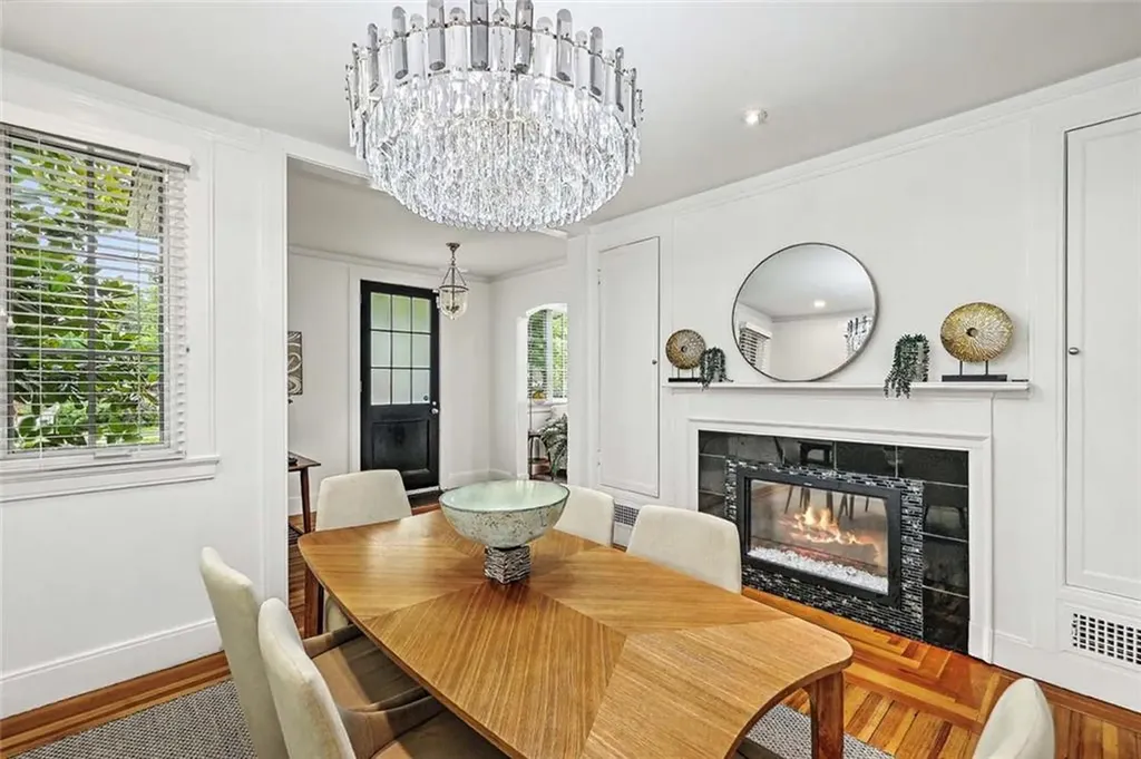 402 Angell Street Providence RI 02906