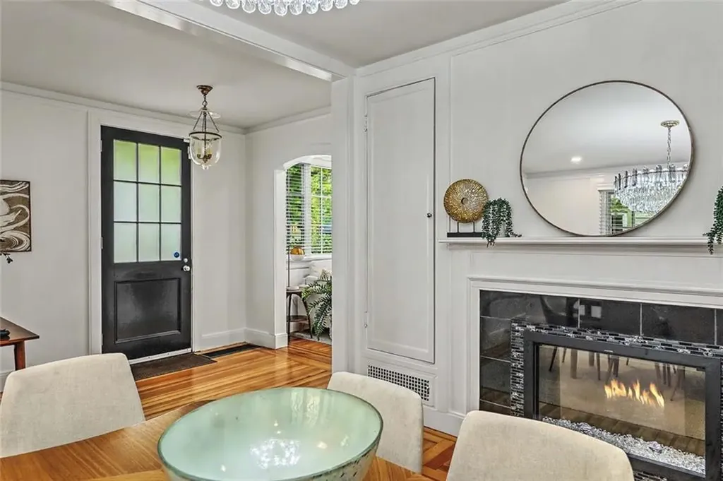 402 Angell Street Providence RI 02906