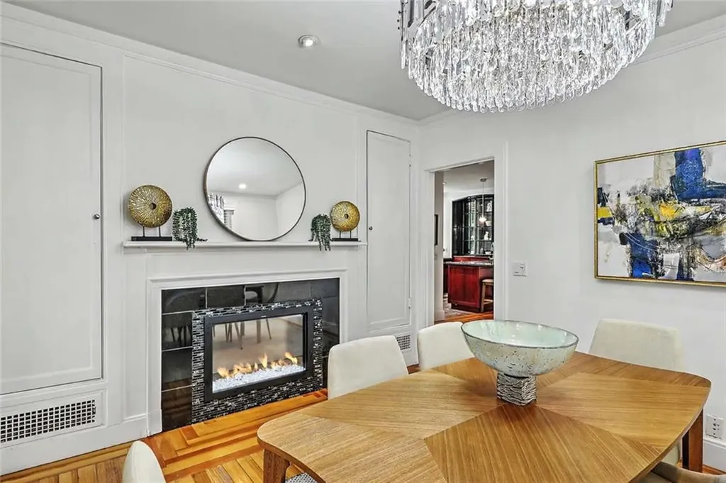 402 Angell Street Providence RI 02906