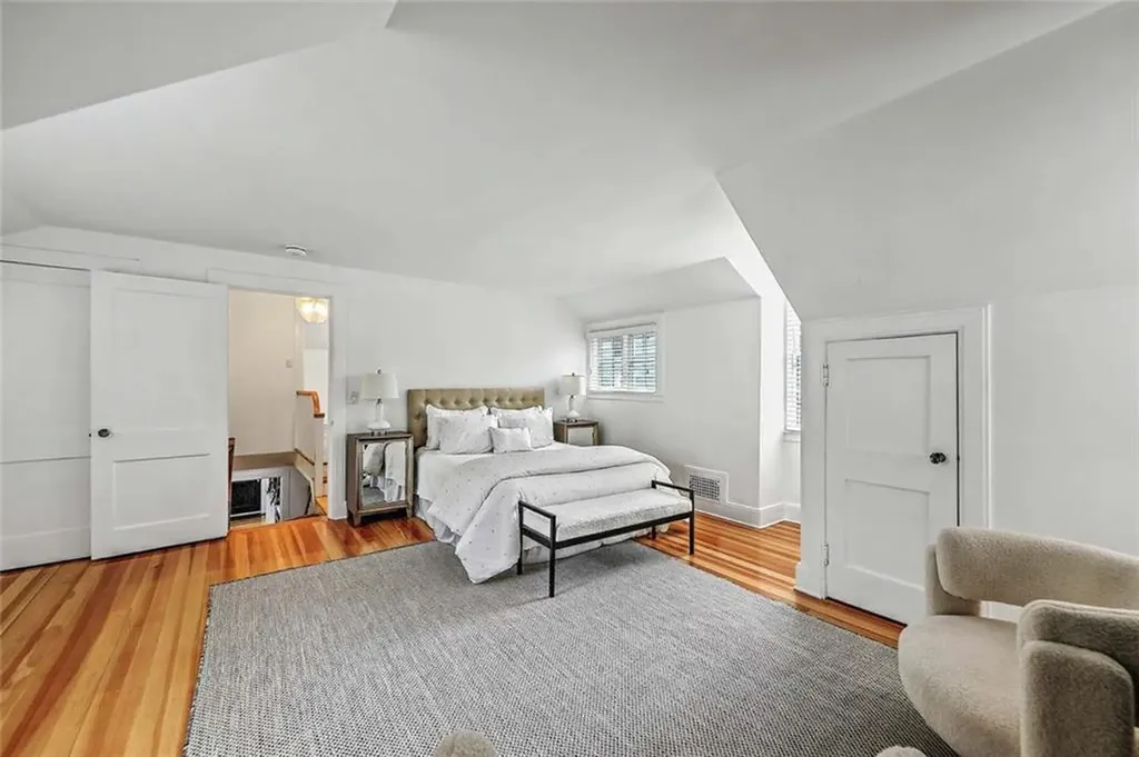402 Angell Street Providence RI 02906