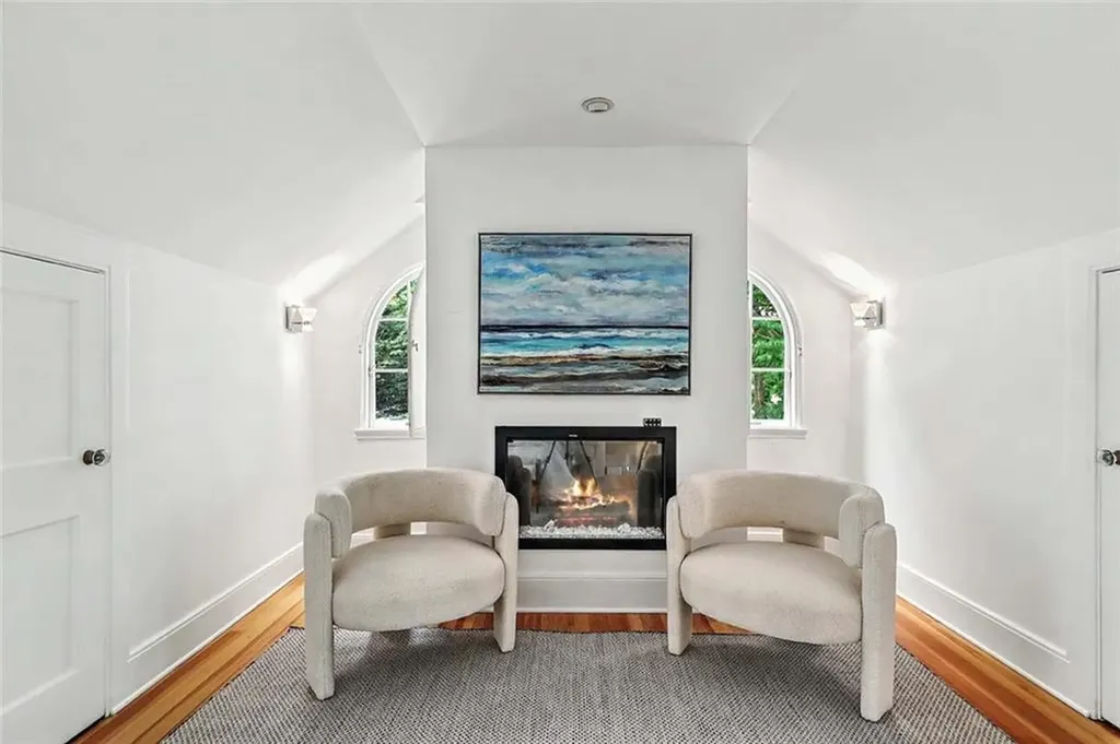 402 Angell Street Providence RI 02906