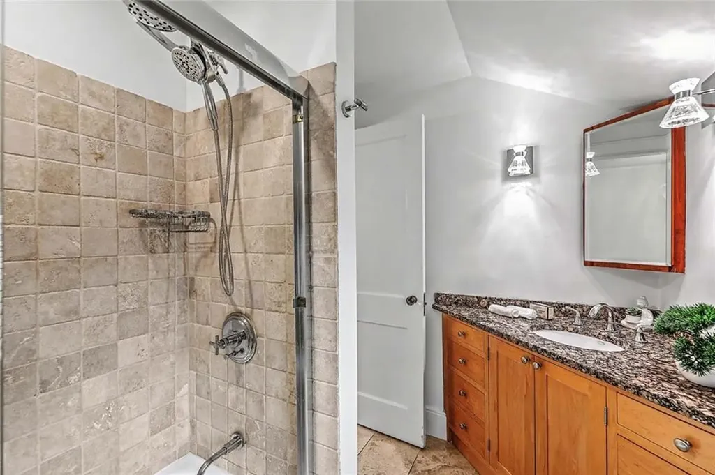 402 Angell Street Providence RI 02906