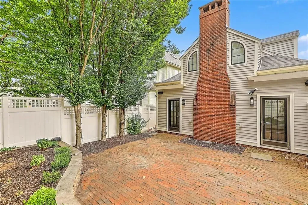 402 Angell Street Providence RI 02906
