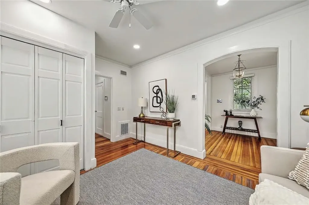 402 Angell Street Providence RI 02906
