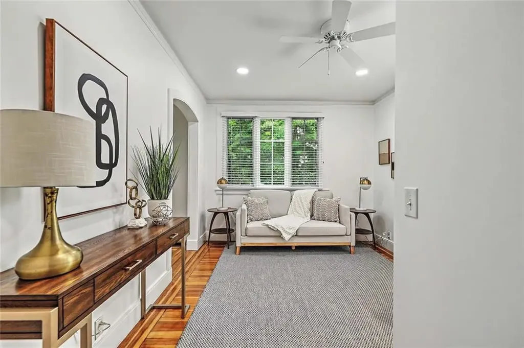 402 Angell Street Providence RI 02906