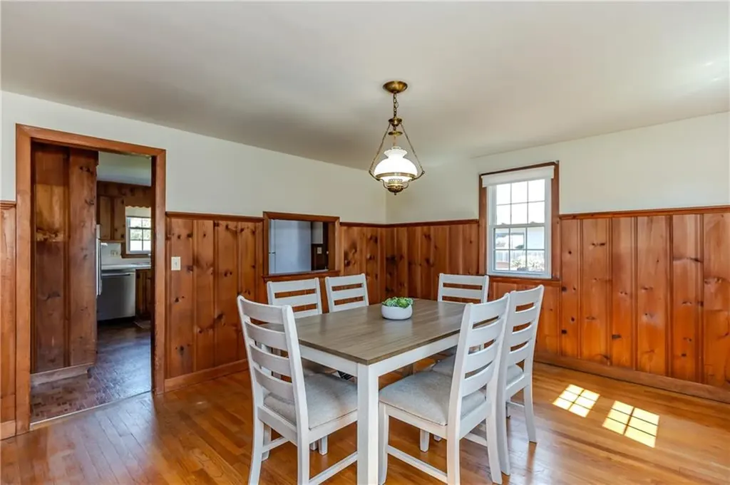 15 Drake Road Warwick RI 02888