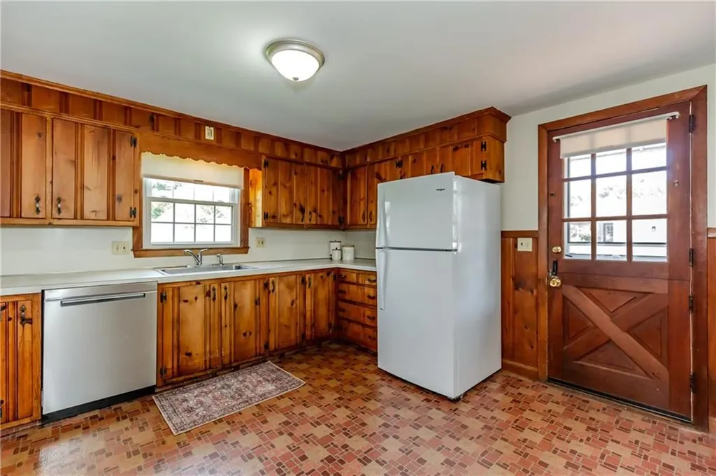 15 Drake Road Warwick RI 02888