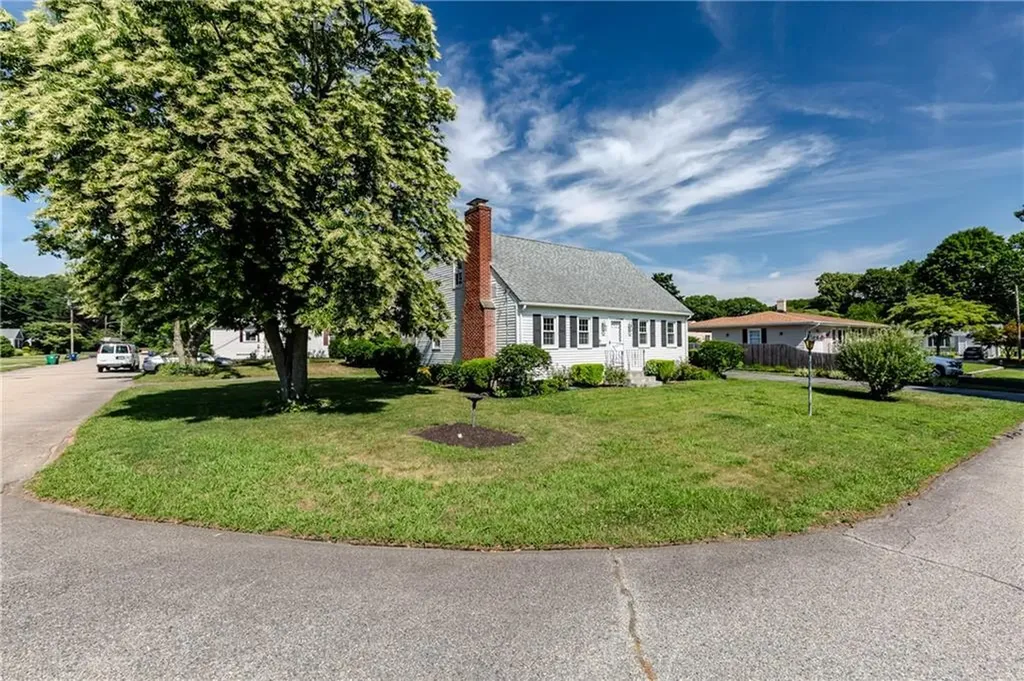 15 Drake Road Warwick RI 02888