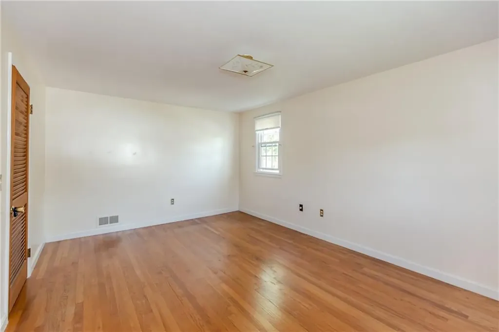 15 Drake Road Warwick RI 02888