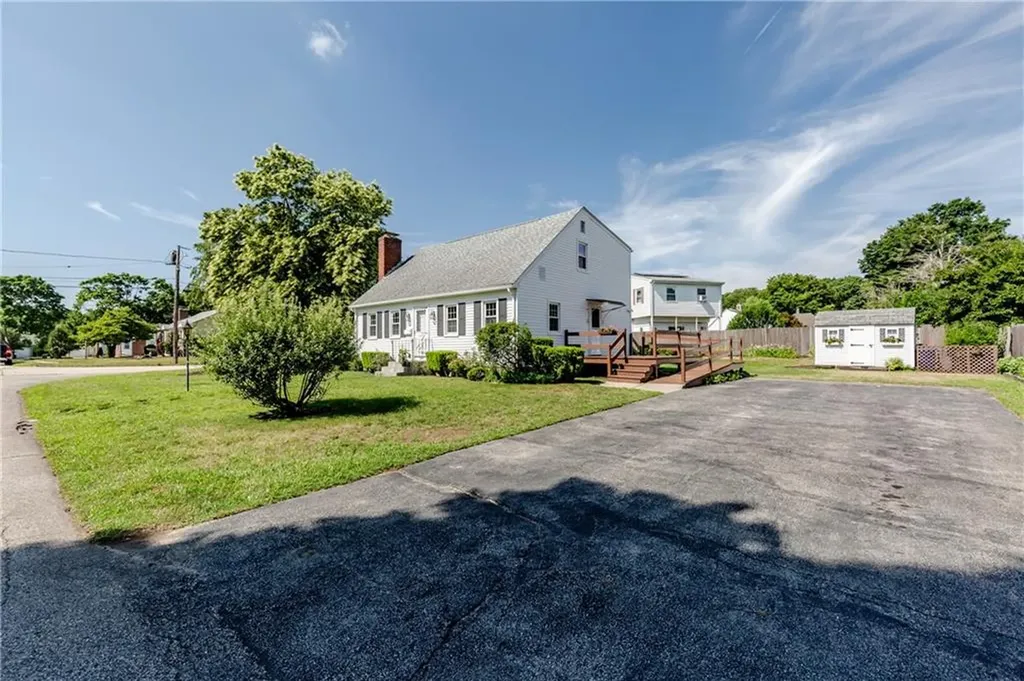 15 Drake Road Warwick RI 02888