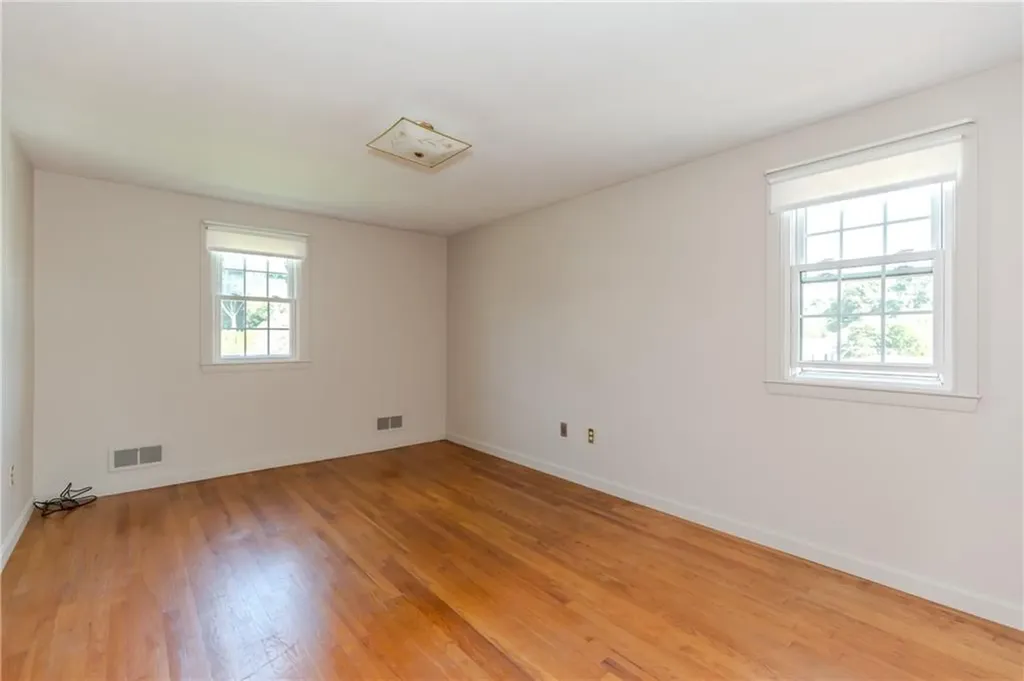 15 Drake Road Warwick RI 02888