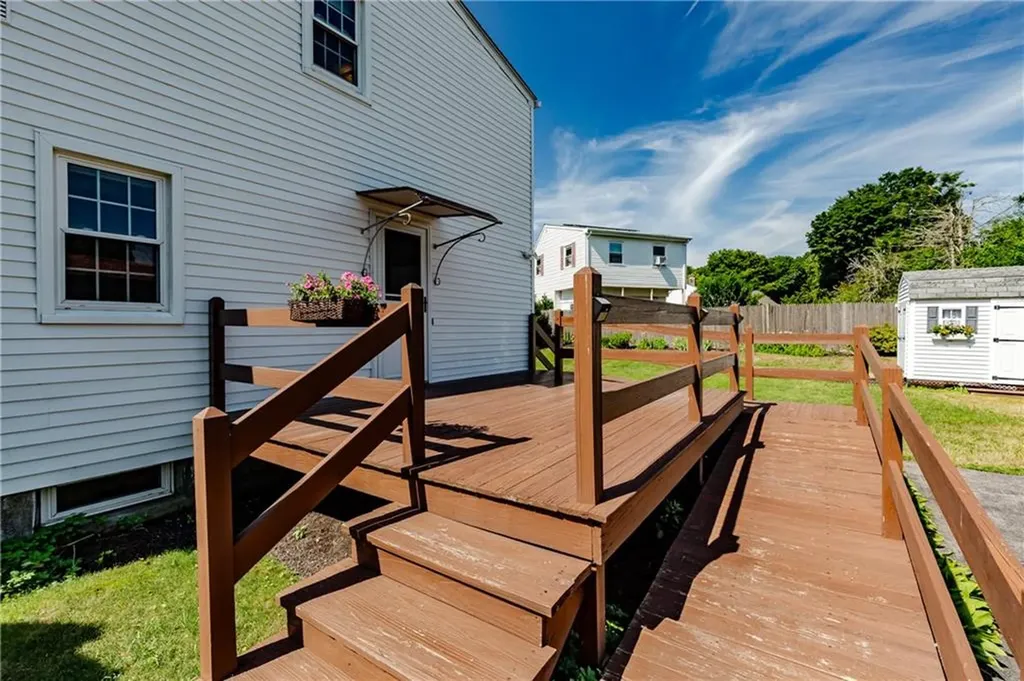 15 Drake Road Warwick RI 02888