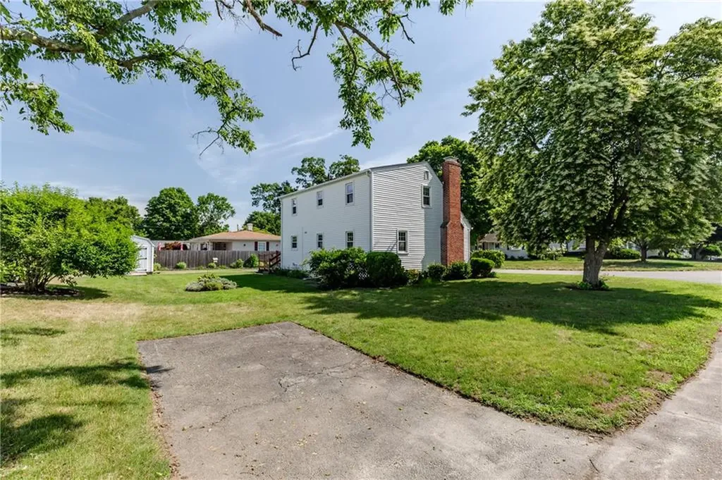 15 Drake Road Warwick RI 02888