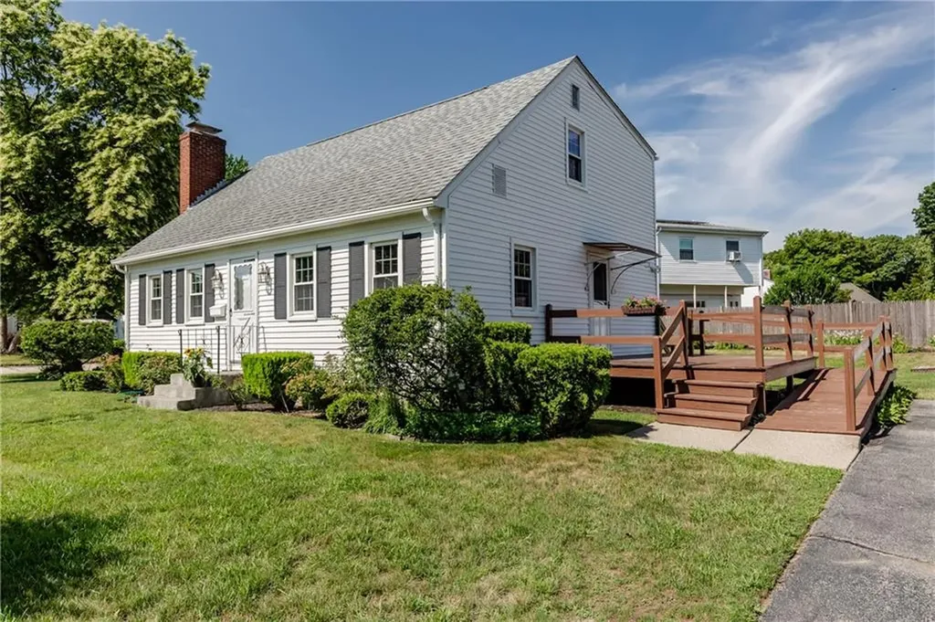 15 Drake Road Warwick RI 02888