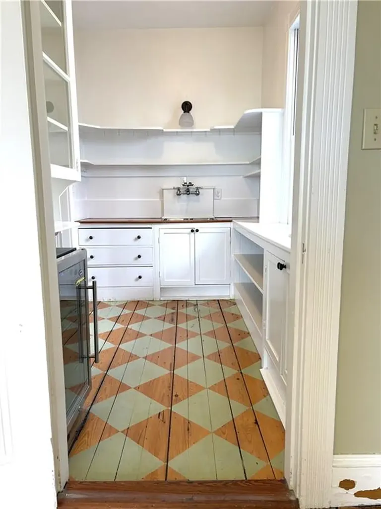 41 Walcott Avenue Jamestown RI 02835