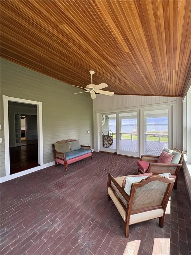 41 Walcott Avenue Jamestown RI 02835