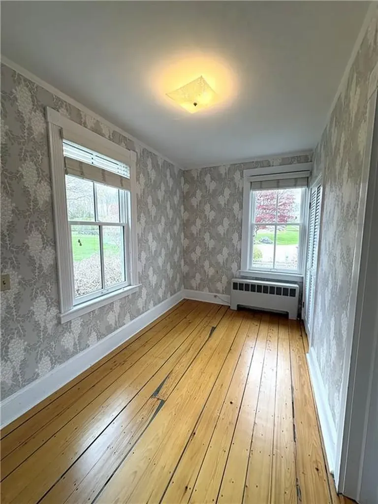 41 Walcott Avenue Jamestown RI 02835
