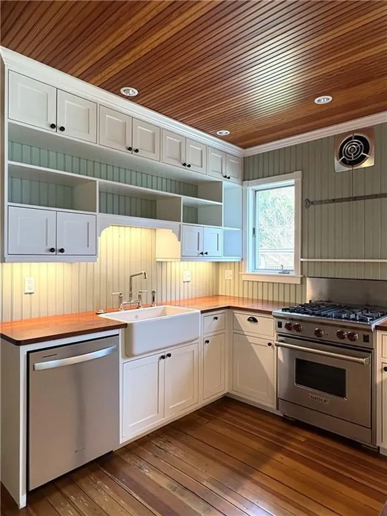 41 Walcott Avenue Jamestown RI 02835