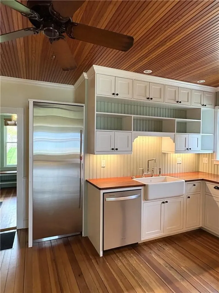 41 Walcott Avenue Jamestown RI 02835