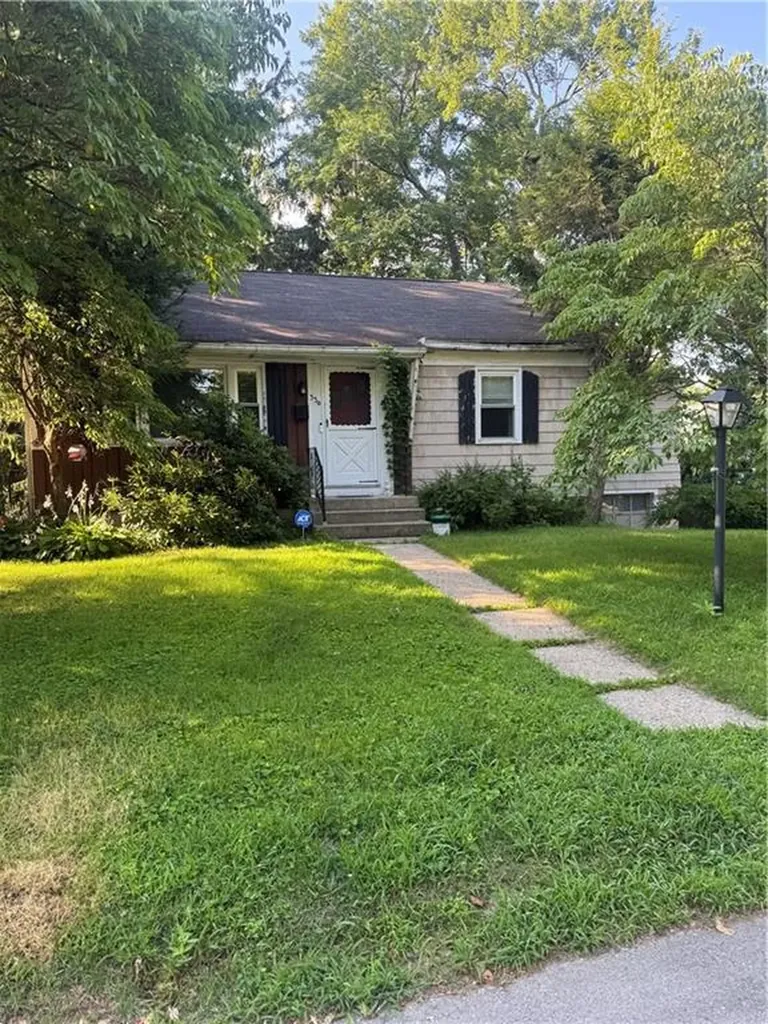 330 Manolla Avenue Warwick RI 02888
