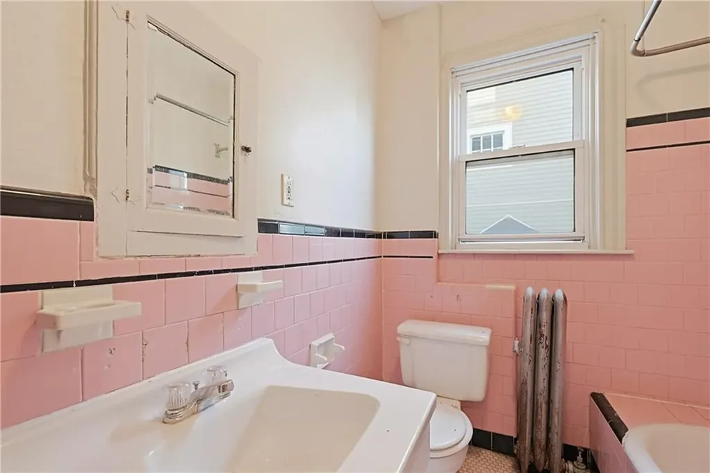 18 20 Forest Street Providence RI 02906