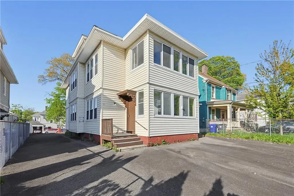 18 20 Forest Street Providence RI 02906
