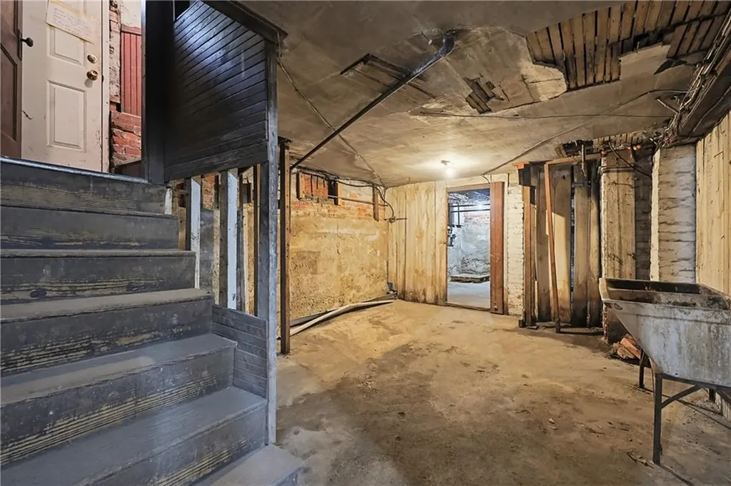 18 20 Forest Street Providence RI 02906
