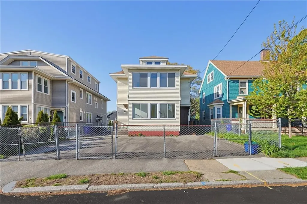 18 20 Forest Street Providence RI 02906