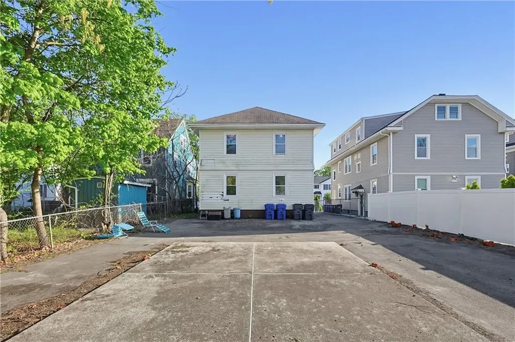 18 20 Forest Street Providence RI 02906