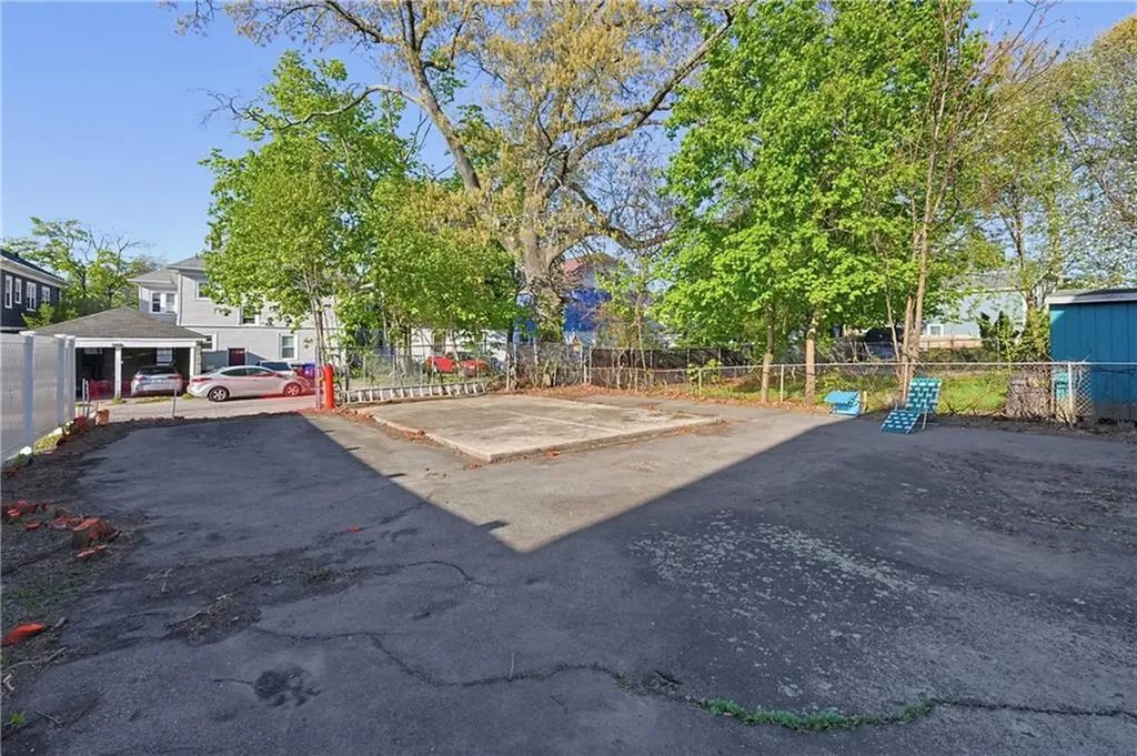 18 20 Forest Street Providence RI 02906