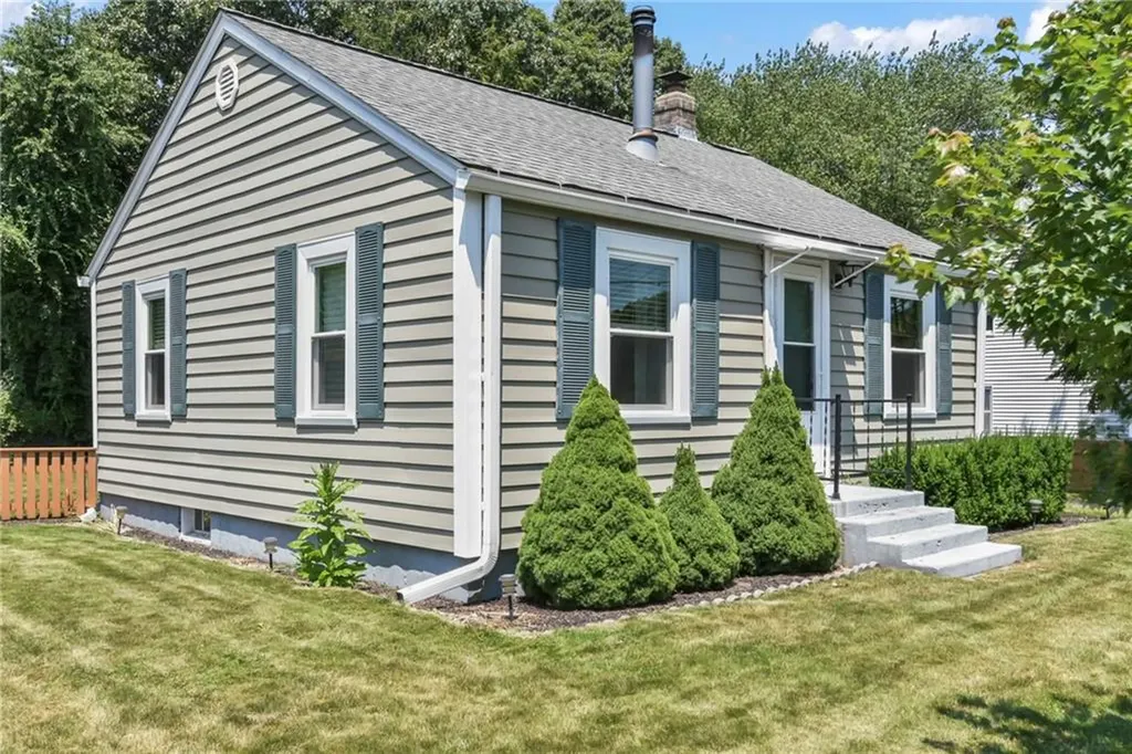 101 Endicott Drive Warwick RI 02886