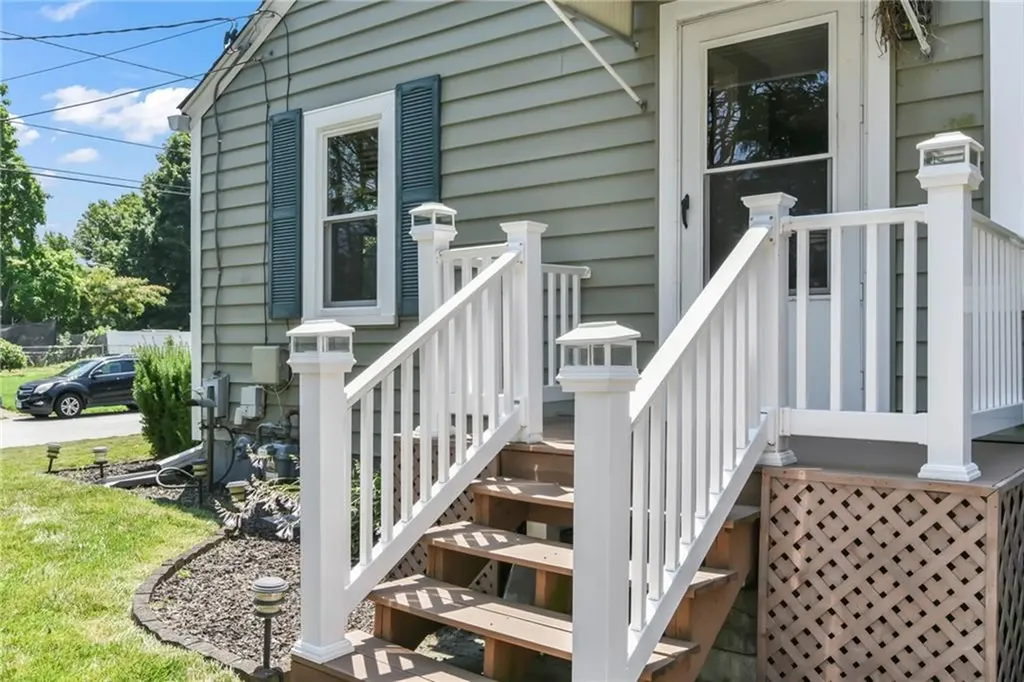 101 Endicott Drive Warwick RI 02886