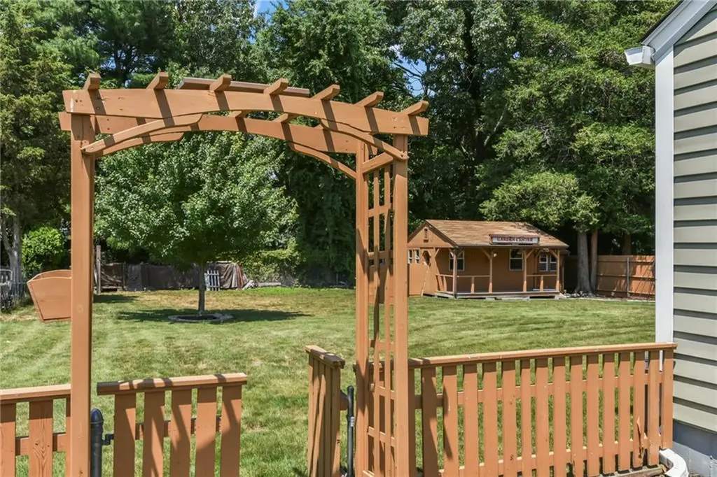 101 Endicott Drive Warwick RI 02886