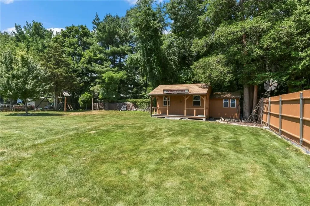 101 Endicott Drive Warwick RI 02886