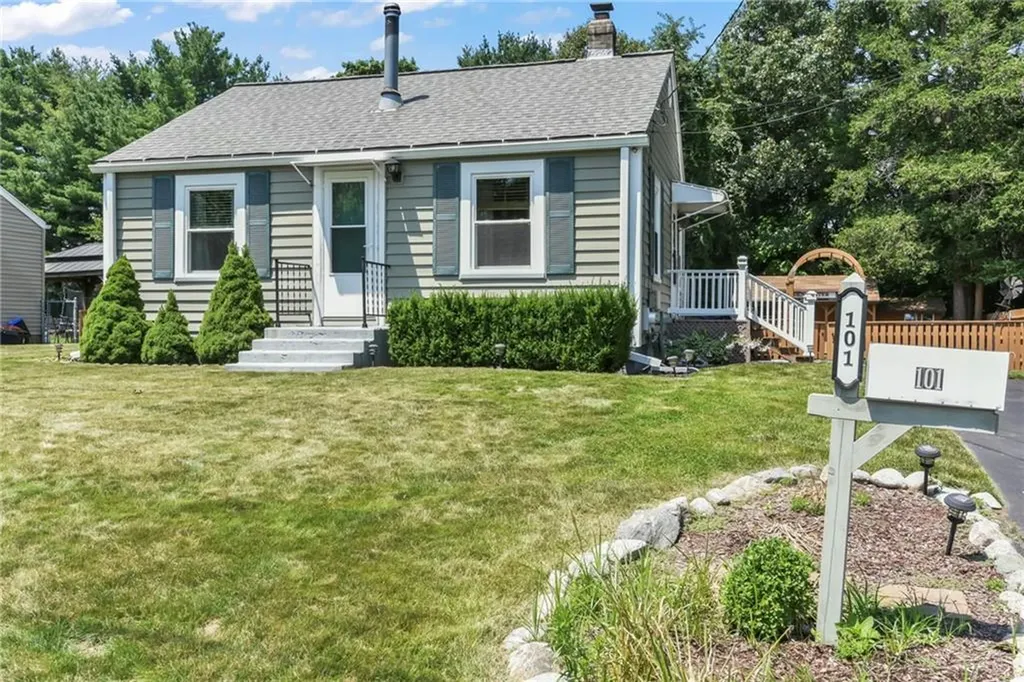 101 Endicott Drive Warwick RI 02886