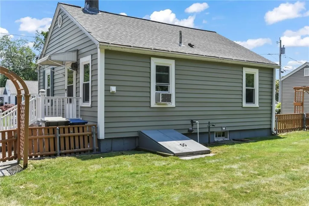 101 Endicott Drive Warwick RI 02886