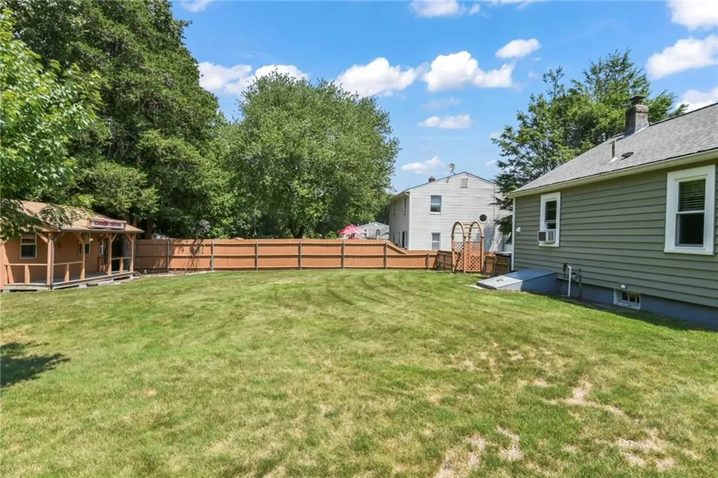 101 Endicott Drive Warwick RI 02886