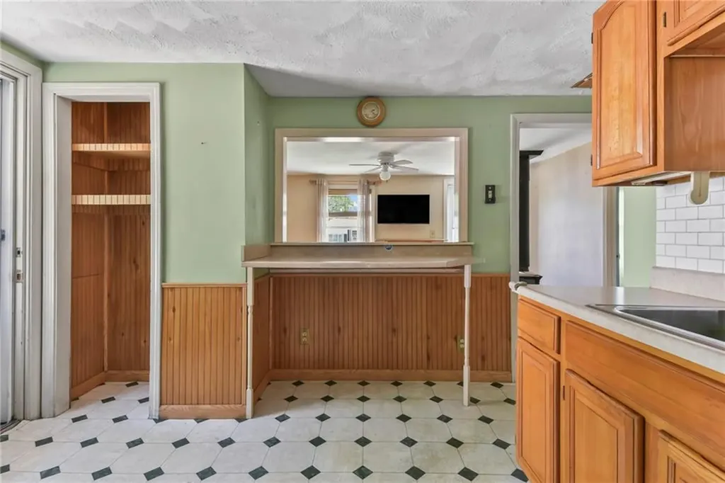 101 Endicott Drive Warwick RI 02886