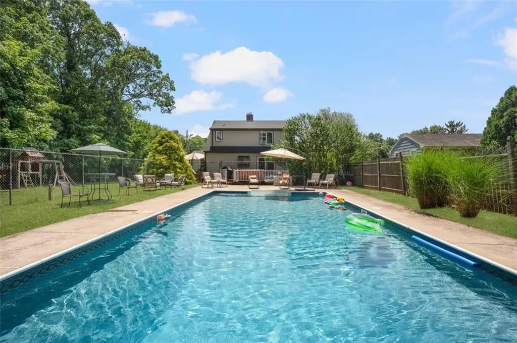 70 Country Hill Road Cumberland RI 02864