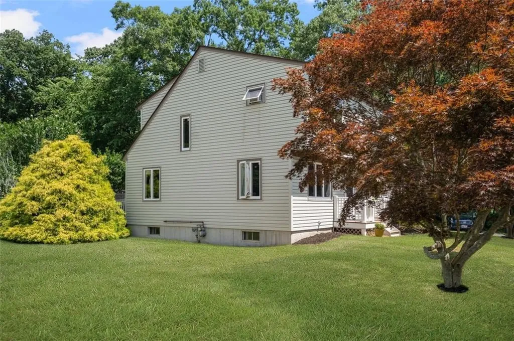 70 Country Hill Road Cumberland RI 02864