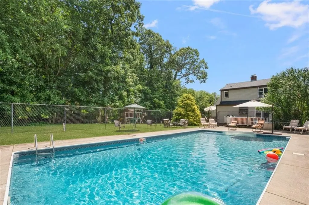 70 Country Hill Road Cumberland RI 02864