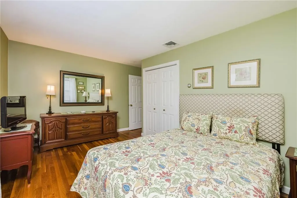153 Russell Street Tiverton RI 02878
