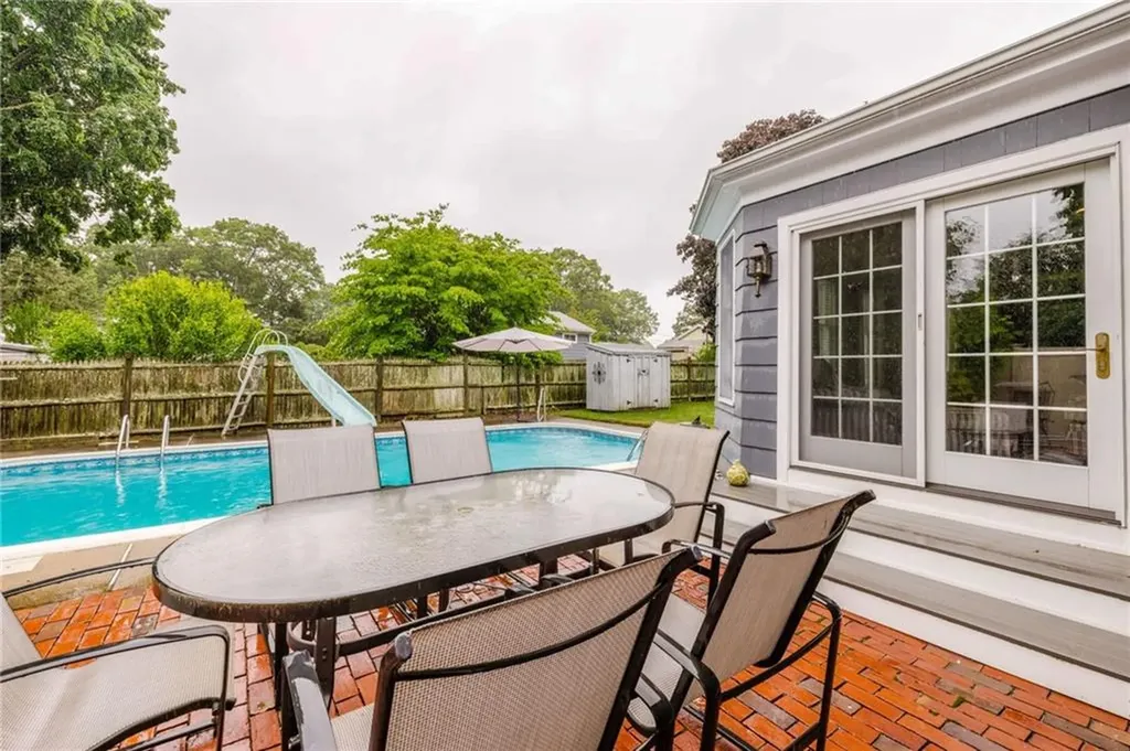 153 Russell Street Tiverton RI 02878