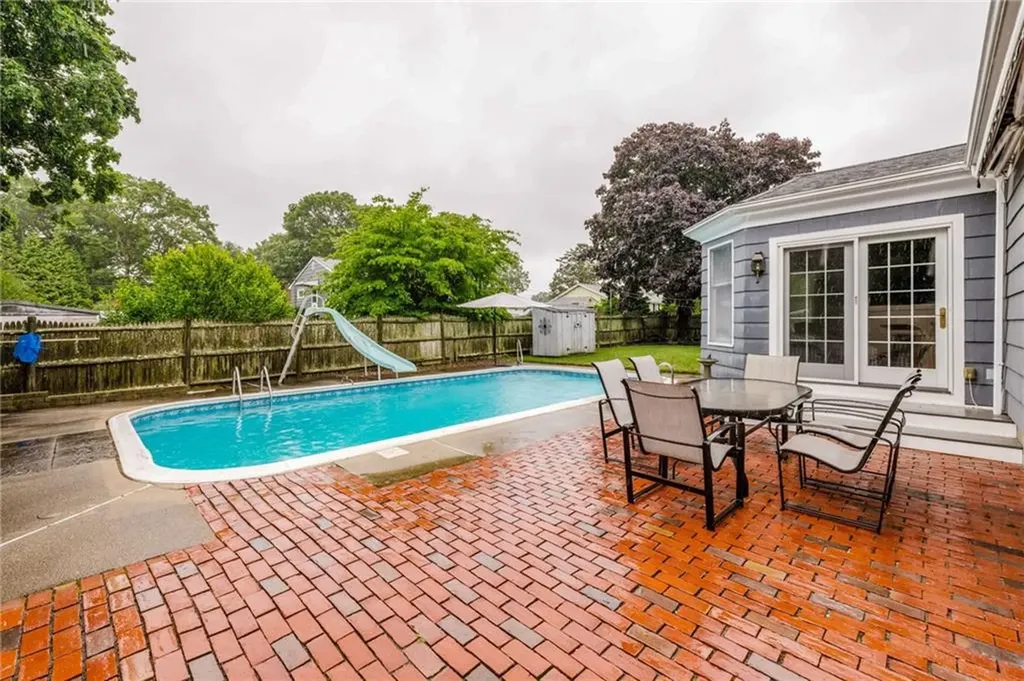 153 Russell Street Tiverton RI 02878